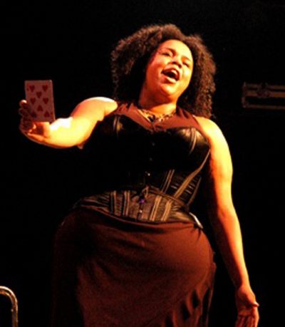 desiree_302.jpg (58297 bytes)