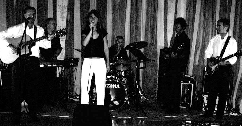 dannyleeband.jpg (87636 bytes)